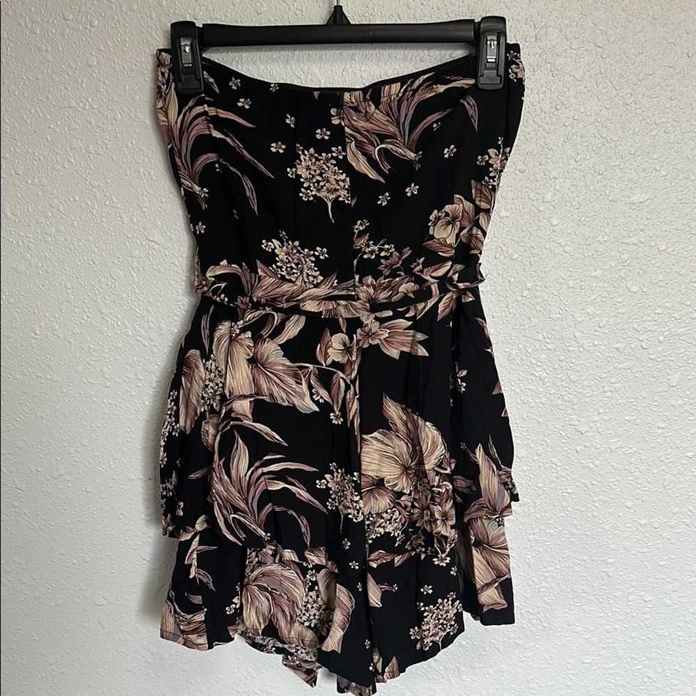 Black and Cream Ruffled Sweetheart Jumpsuit Size Small - Picture 6 of 13